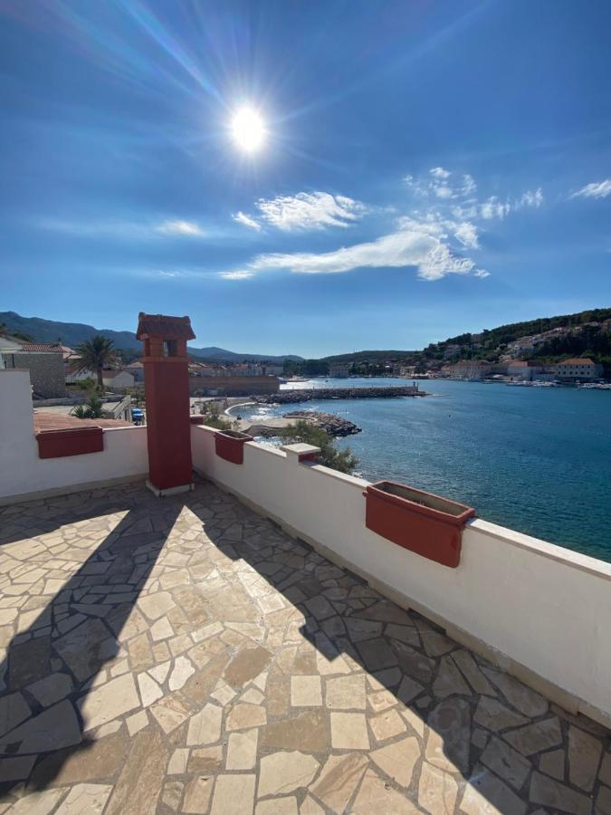 Apartments Peronja Jelsa Seafront Exterior foto