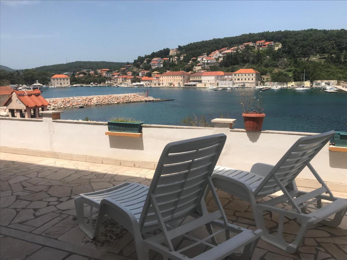 Apartments Peronja Jelsa Seafront Exterior foto